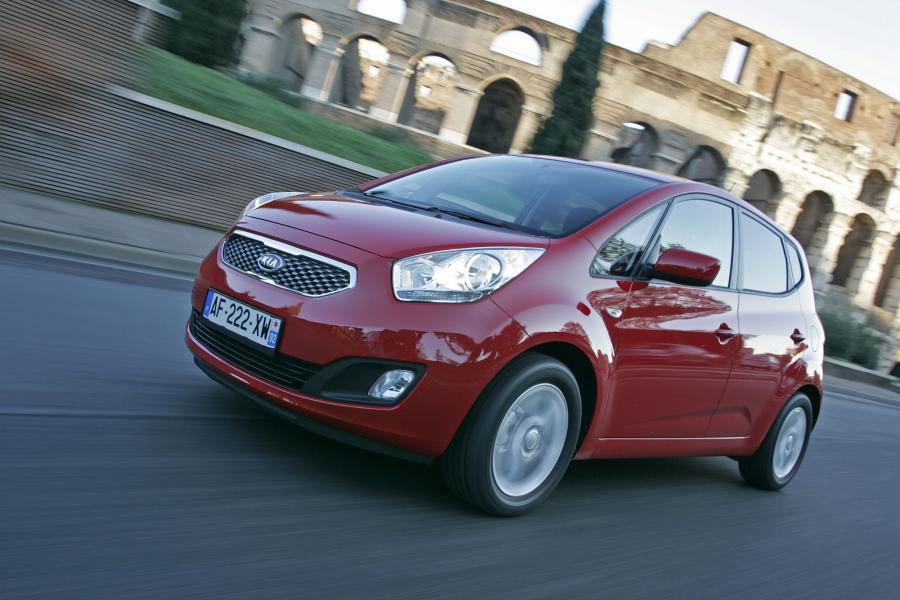  Kia Venga 2010 года  (фото 11 из 199)